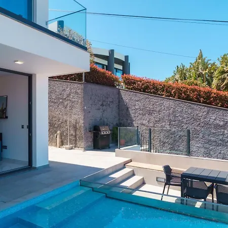 Guestready - Sunset Heaven Villa Calheta