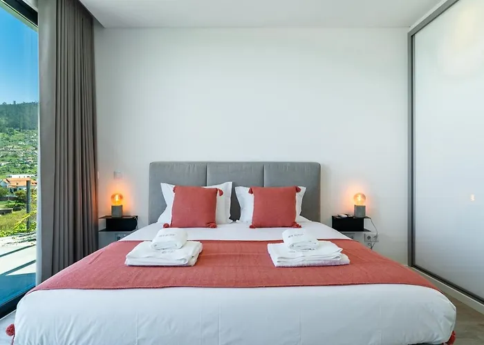 Guestready - Sunset Heaven Villa Calheta (Madeira)